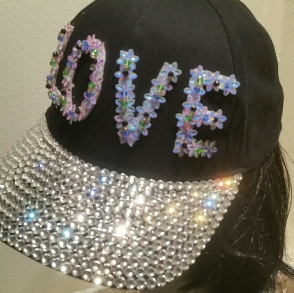 MUDD Swarovski Crystal Hat main image 10
